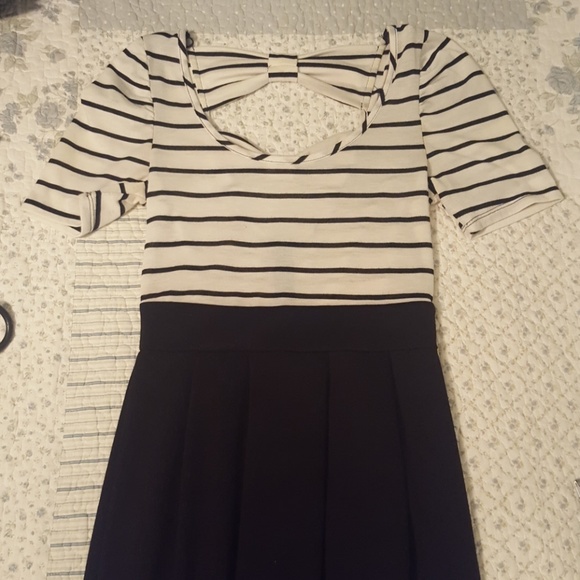 Charlotte Russe Striped Bow Back Cutout Dress - Picture 3 of 5